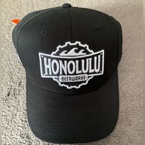 Honolulu Beerworksbaseball cap.